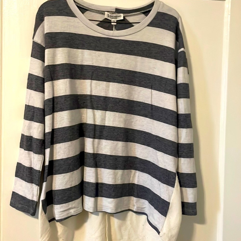 Wonderland by Orange boutique sweater, gray and white